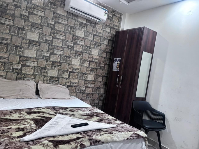 Room 2, Shree Ji Hotel Stay Room, Delhi
