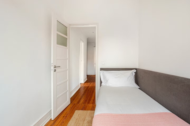 Bedroom 5, Flattered to be in Lisboa, Lisbon