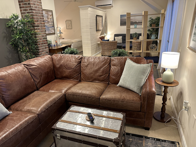 Living area 2, 12 Goodwin House 2 Bedroom Home, Newport