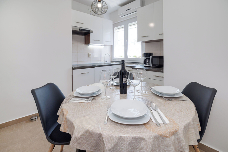 Others 5, Apartment Karmen, Dobrinj