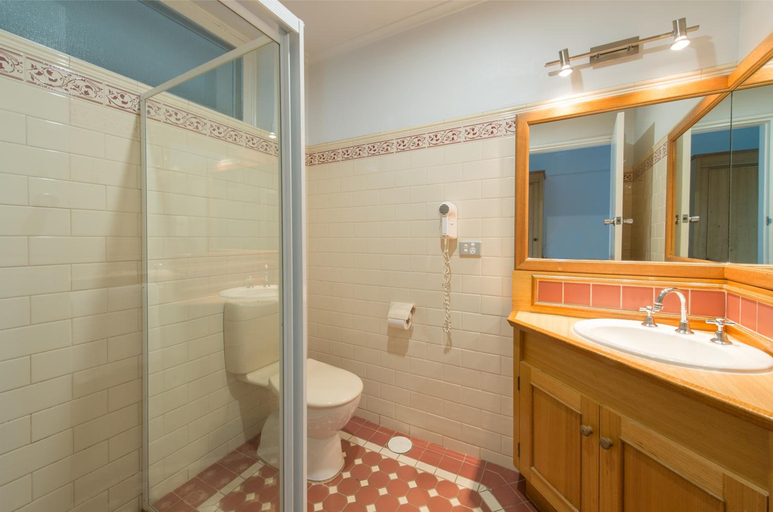 Bathroom 4, Berri Hotel, Berri & Barmera - Berri