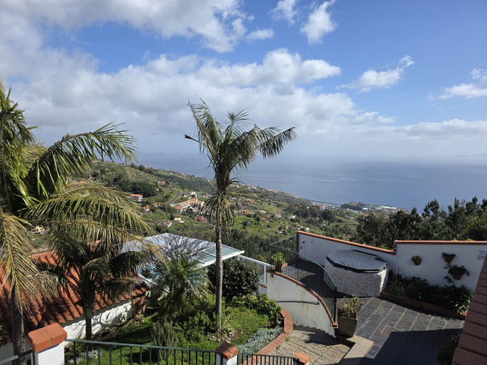 Room 2, Ocean Heated Pool Jacuzzi View 2 Terraces Flat102, Santa Cruz