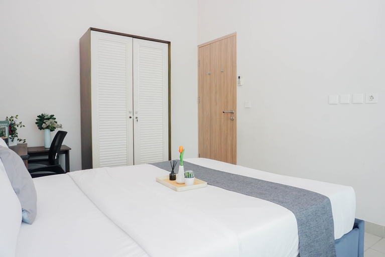Bedroom 4, Minimalist 1BR Apartment at Tamansari Iswara By Travelio, Bekasi
