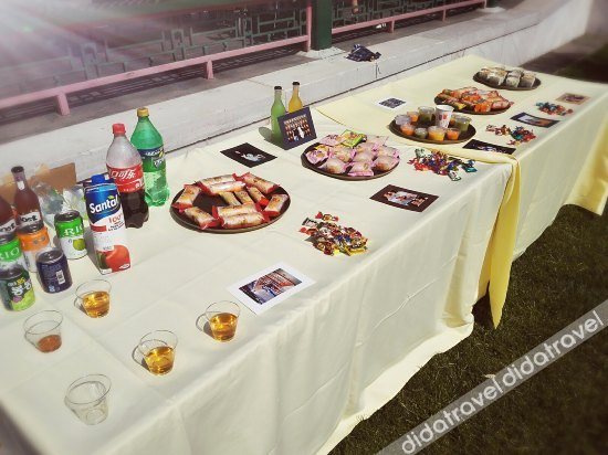 Food & Drinks