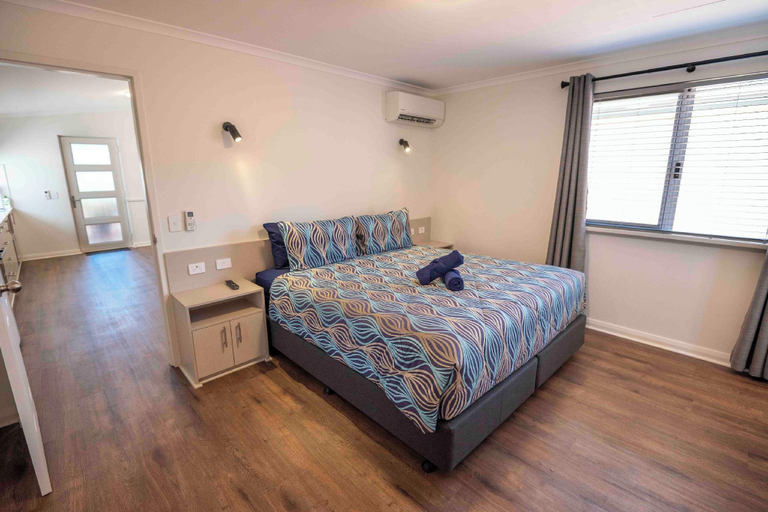 Bedroom 3, Tom Price Tourist Park, Ashburton