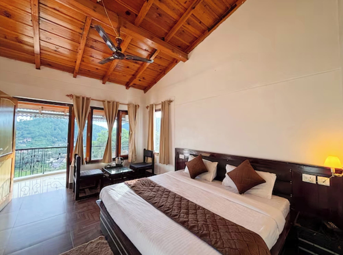 View from room 3, Luxury Hotel Sapphire Inn-Mountain View, Nainital