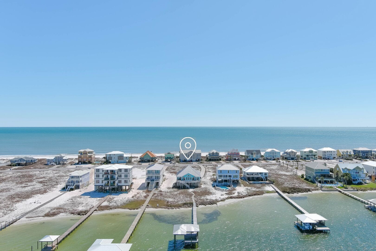 Beach 4, Beach House on the Bay With Private Dock, Baldwin
