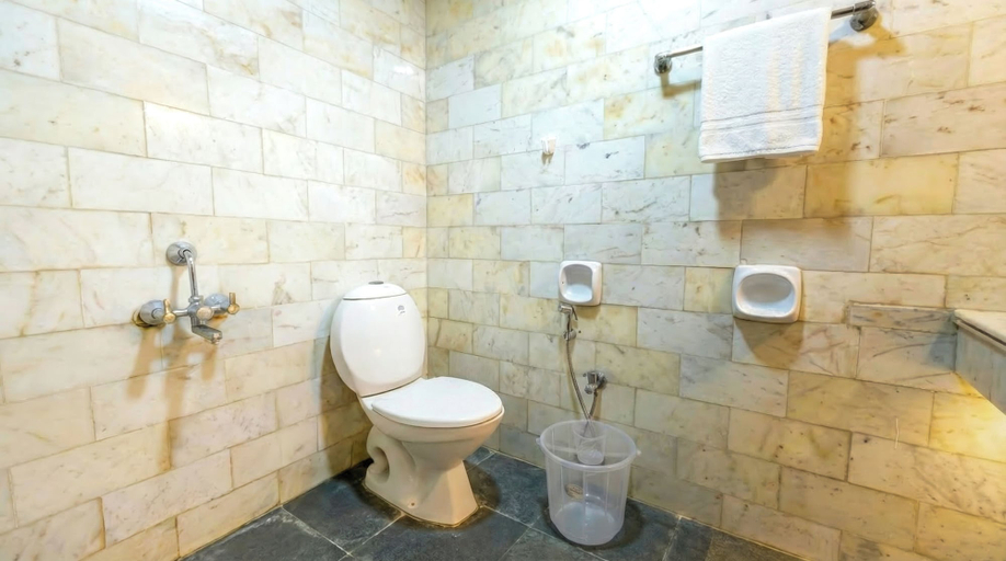 Bathroom, Hotel Sarmani , Chennai