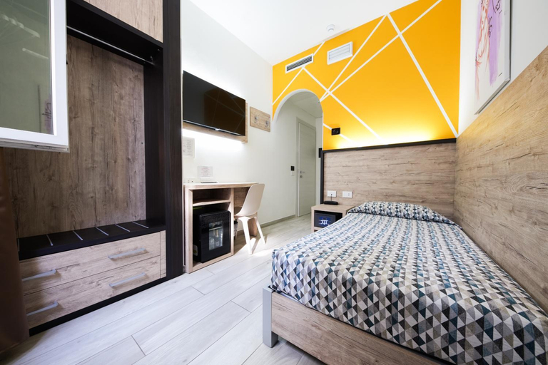 Bedroom 3, Hotel Maritan, Padua