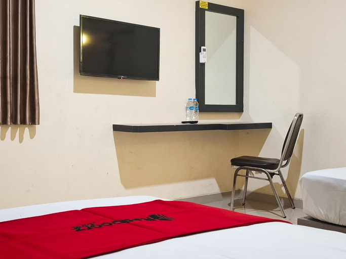 Bedroom 3, RedDoorz @ Hotel Galaksi Ponorogo, Ponorogo