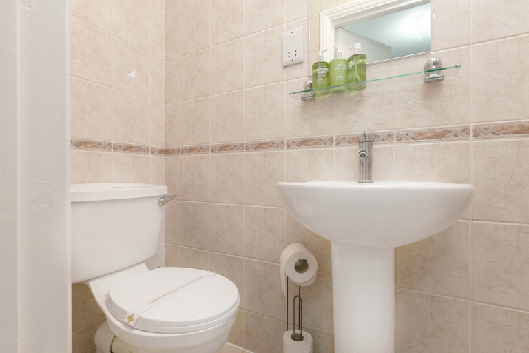 Bathroom 2, Magic Stay Rooms, London
