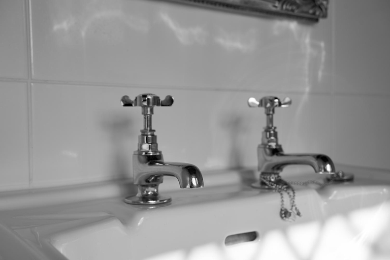 Bathroom 4, The Oxenham Arms Hotel Devon, Devon