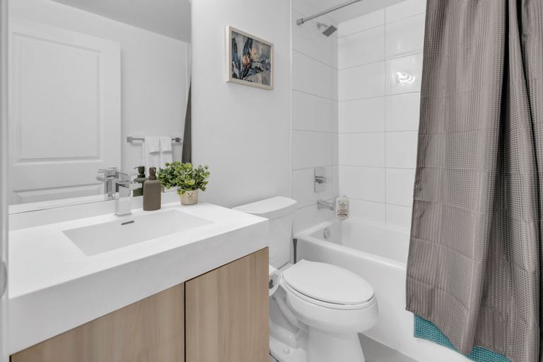 Bathroom 3, Harbourfront View Suites, Toronto