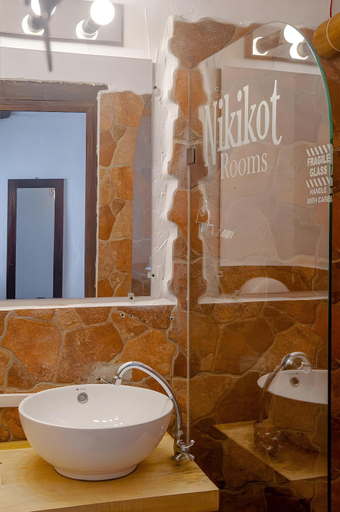 Bathroom, Nikikot Hotel & Hostel, Antigua Guatemala
