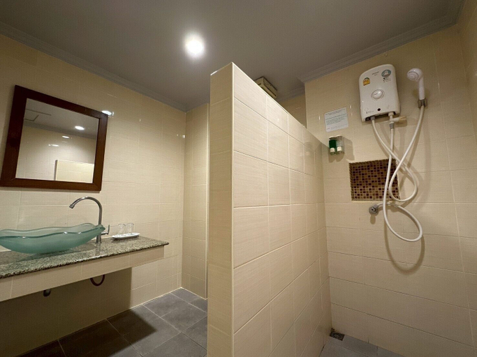 Bathroom 4, Rattanaview Hotel, Muang Phitsanulok