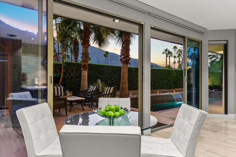 Outdoor dining 4, Polynesian Luxe Palm Estate, Riverside