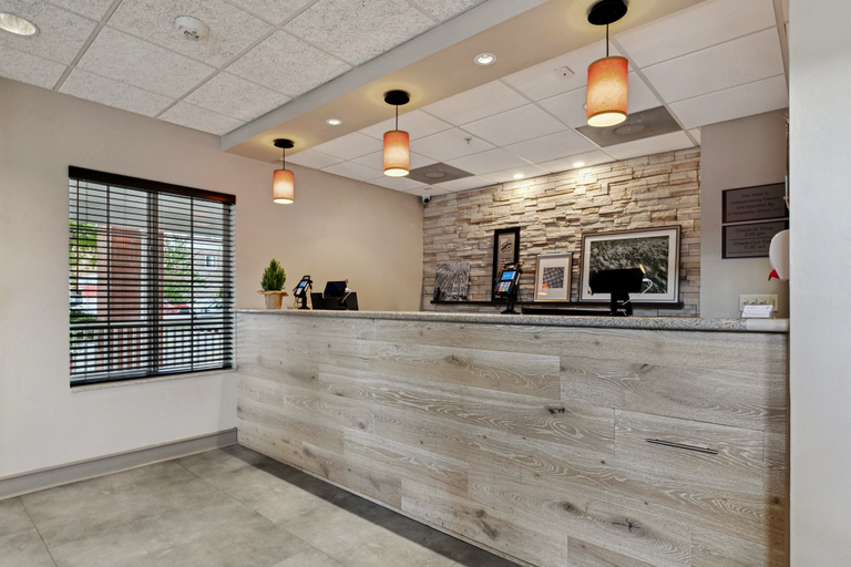 Public Area 2, Country Inn & Suites by Radisson, Covington, LA, Saint Tammany