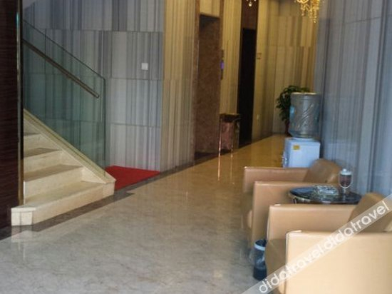 Others 5, 8 Days Hotel, Longyan