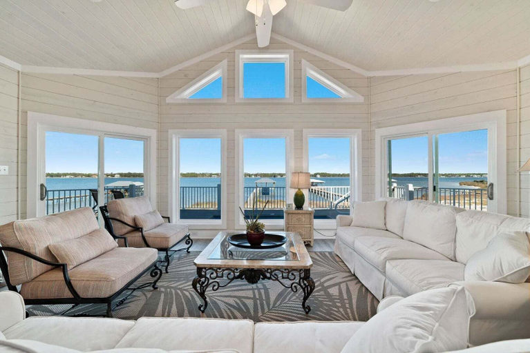 Living area 3, Beach House on the Bay With Private Dock, Baldwin