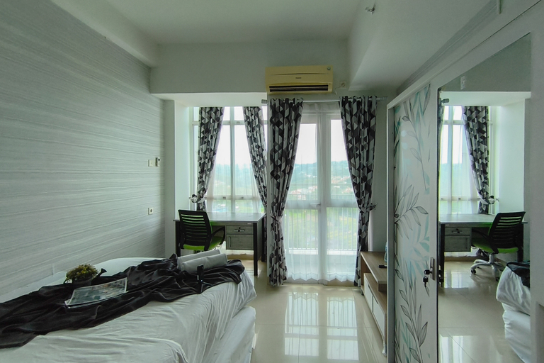 Bedroom 2, Comfortable Gray Studio Room at Apartment Taman Melati Jatinangor By Travelio, Sumedang