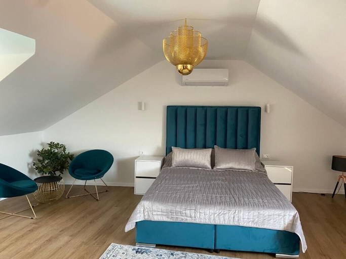 Room 5, Villa de Blue 2, Bol