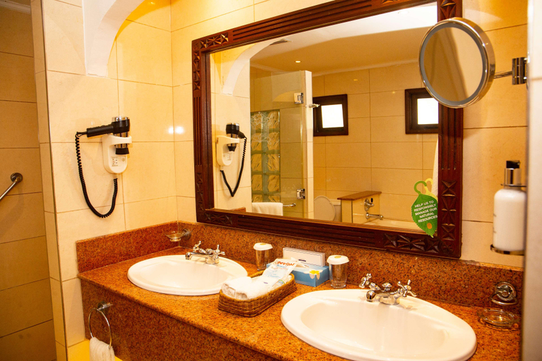 Bathroom 5, Serena Beach Hotel & Spa, Kisauni