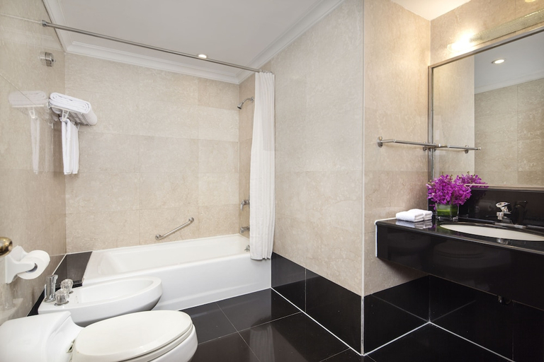 Bathroom 4, Jin Jiang Pacific Hotel, Shanghai