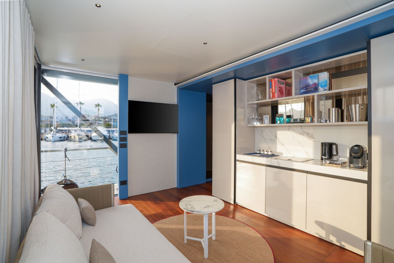 Room 3, Marina Suite, Savona