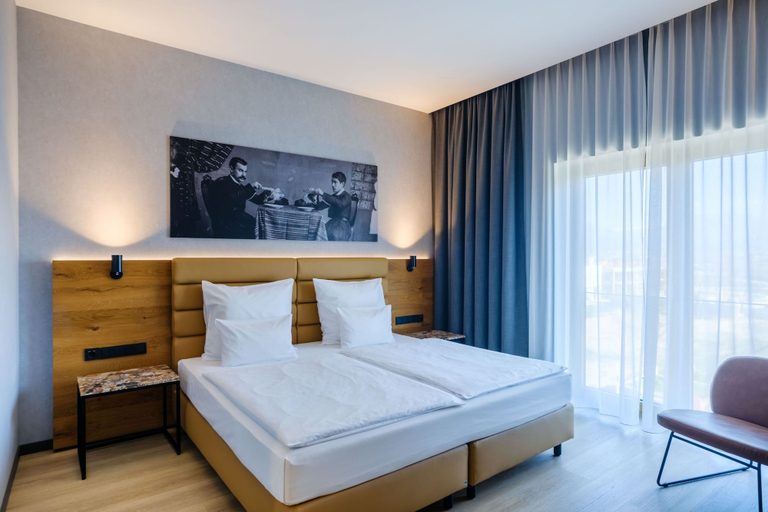 Bedroom 3, mk hotel tirana, Tiranës