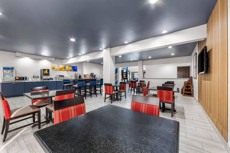 Food & Drinks 5, Comfort Suites (London), Laurel