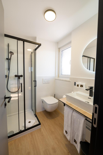Bathroom 5, V Business Apartments Böblingen, Böblingen