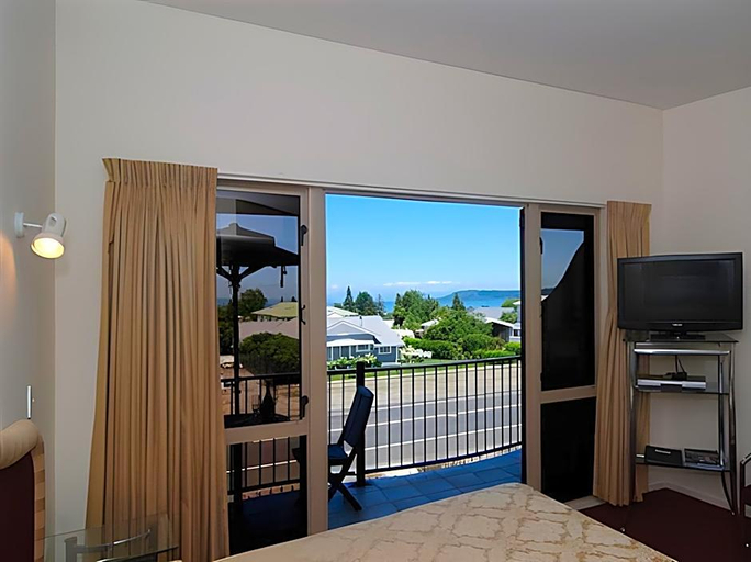 Bedroom 4, Chantillys Motor Lodge, Taupo