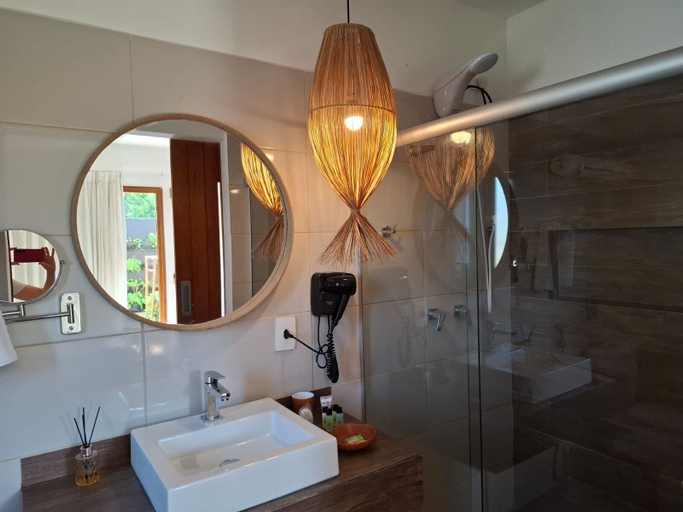 Bathroom 4, Casa Makaira, Fernando de Noronha