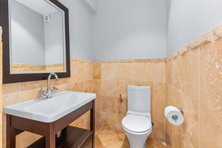 Bathroom 4, Tenos On Calypso 16, West Coast