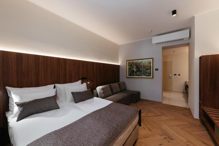 Bedroom 3, Hotel Svicarija, Dobrna