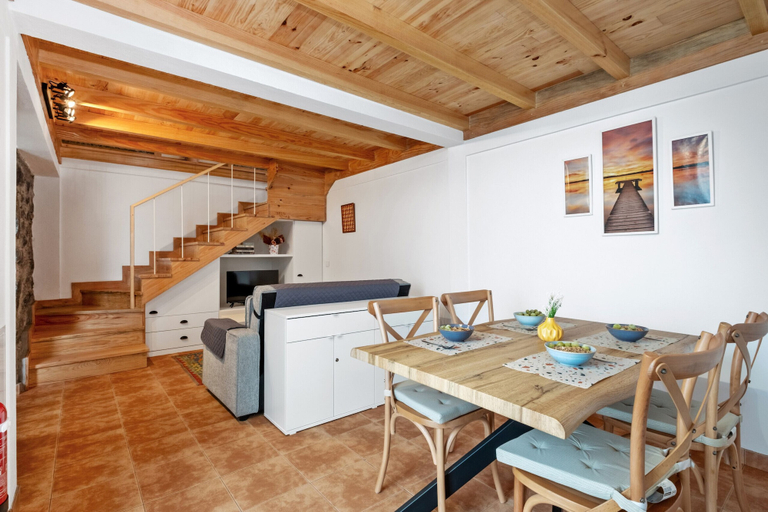 Room 5, N T House by Homie in Porto Moniz, Porto Moniz