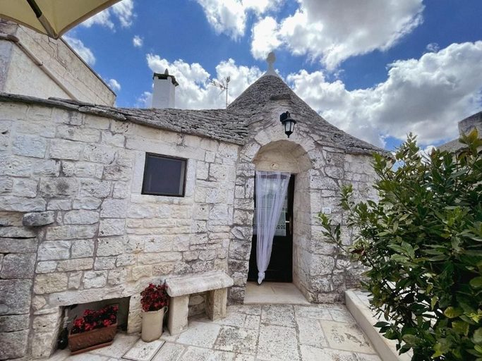 Others 4, Trulli Pastore, Bari