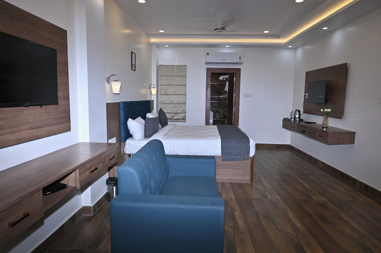 Room 4, Hotel Vatsa Residency, Varanasi