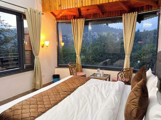 Room 2, Luxury Hotel Sapphire Inn-Mountain View, Nainital
