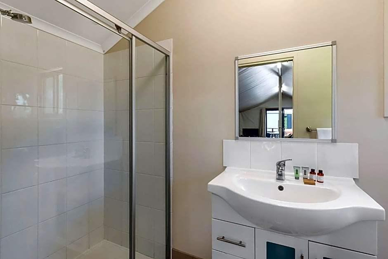 Bathroom 3, Reflections Holiday Parks Jimmys Beach, Great Lakes