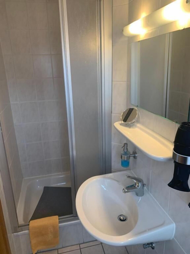 Bathroom 5, Kiek Inn, Lüchow-Dannenberg