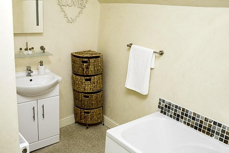 Bathroom 3, The Castle Inn Hotel, West Sussex