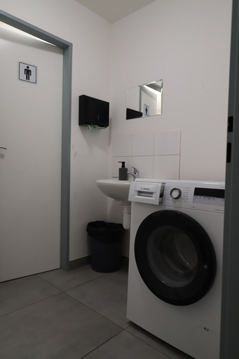 Bathroom 2, Apartmany a Hostel Plzen Rolnicke namesti, Plzeň