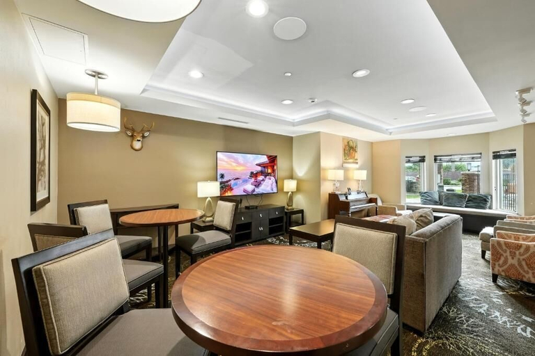 Interior 4, Relux at Westchase, Houston