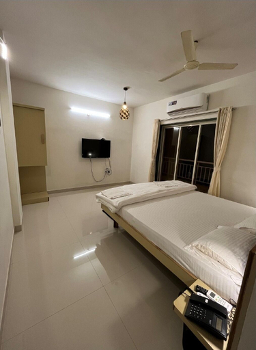 Room 1, Hotel Murud Paradaise, Ratnagiri