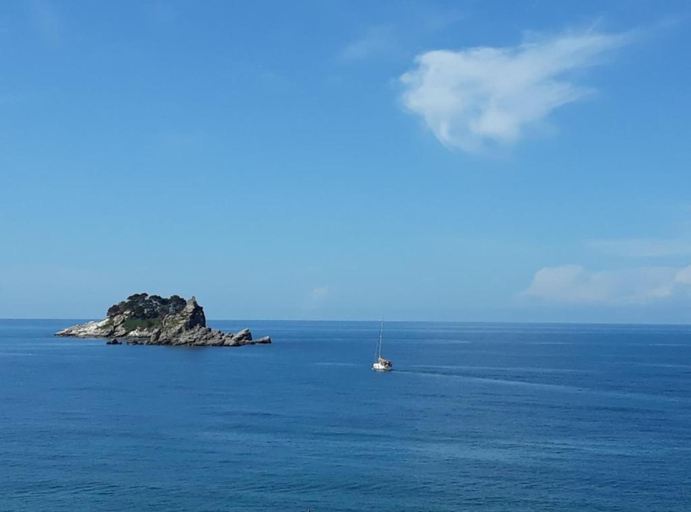 Others 5, Villa Teodora Mare