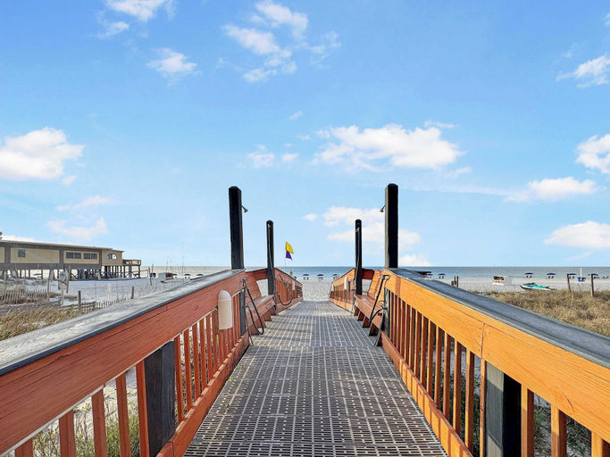 Beach 4, Seawind 1507 Oceanfront, Baldwin