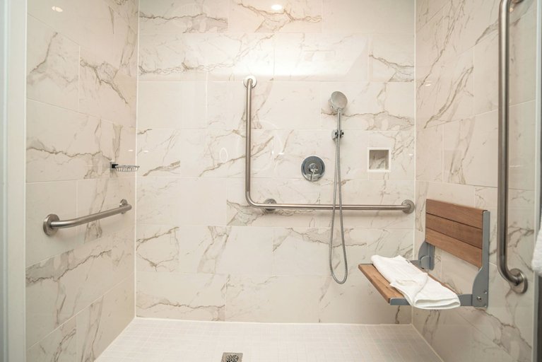 Bathroom 4, Sandman Signature Ottawa Airport Hotel, Ottawa