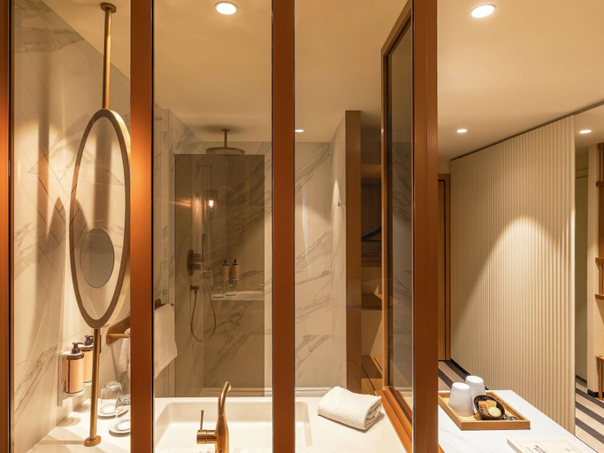 Bathroom 4, Mercure Luxembourg off Kirchberg, Luxembourg