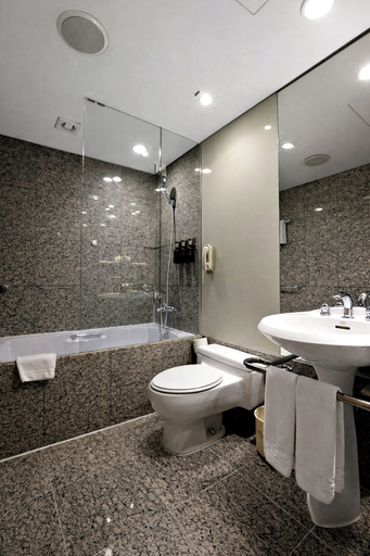 Bathroom 5, Grand Hotel, Buk